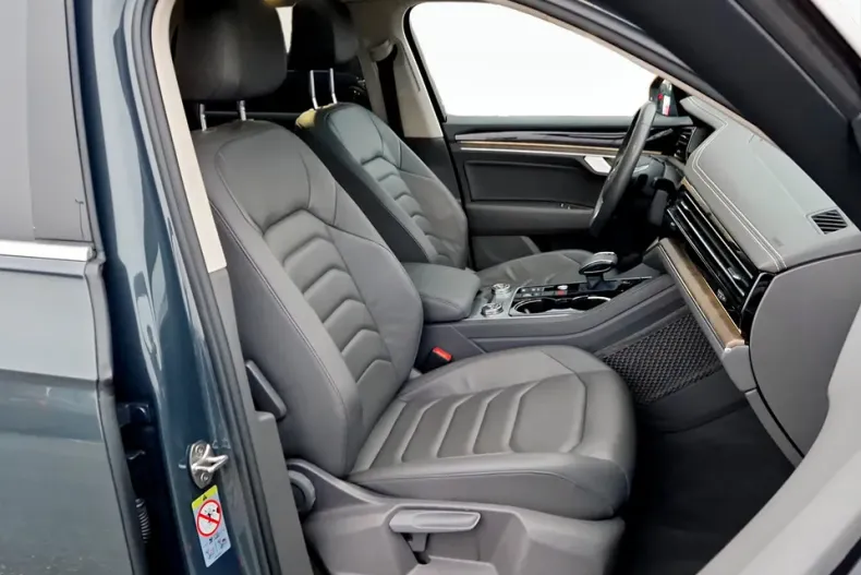 Volkswagen Touareg din 2019 cu 77.304 km - oferta VOL160279 - foto 14