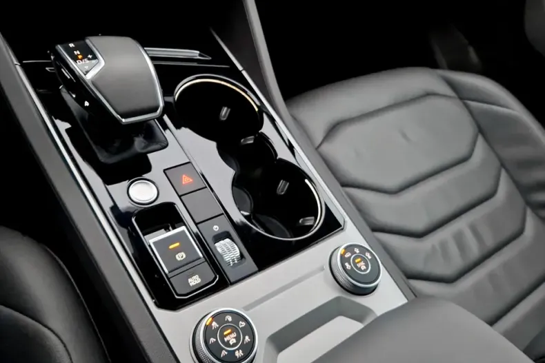 Volkswagen Touareg din 2019 cu 77.304 km - oferta VOL160279 - foto 19