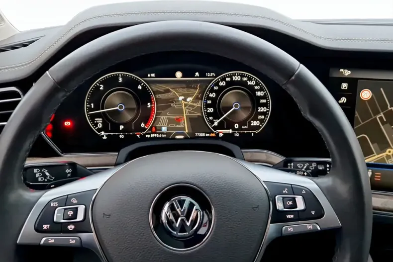 Volkswagen Touareg din 2019 cu 77.304 km - oferta VOL160279 - foto 20