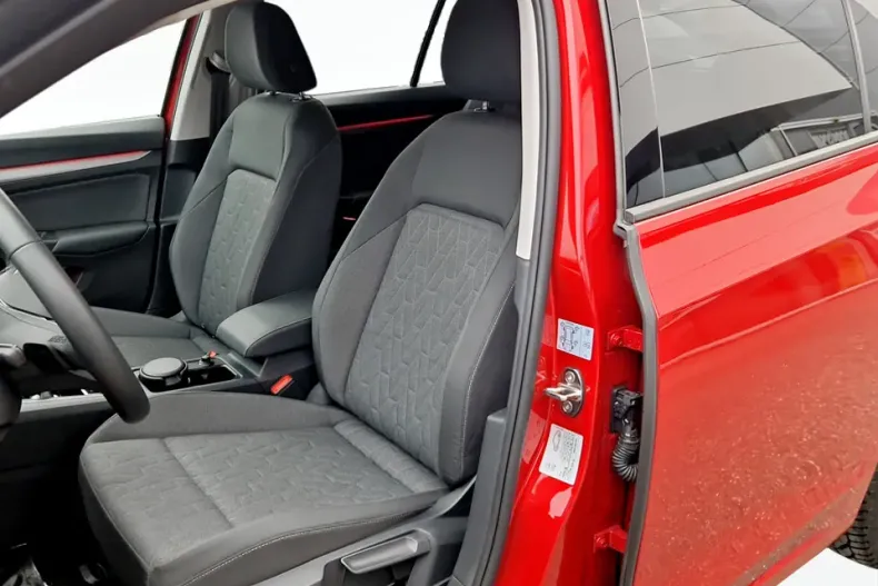 Volkswagen Golf din 2025 cu 8.367 km - oferta VOL160281 - foto 11