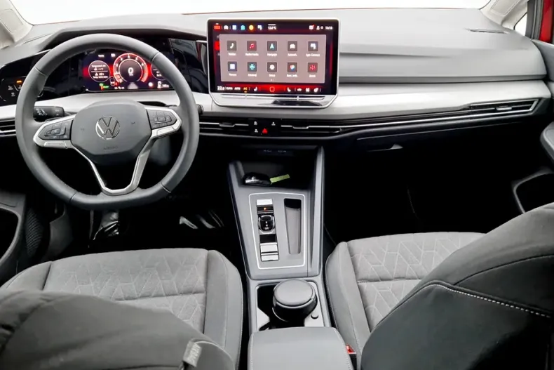 Volkswagen Golf din 2025 cu 8.367 km - oferta VOL160281 - foto 12