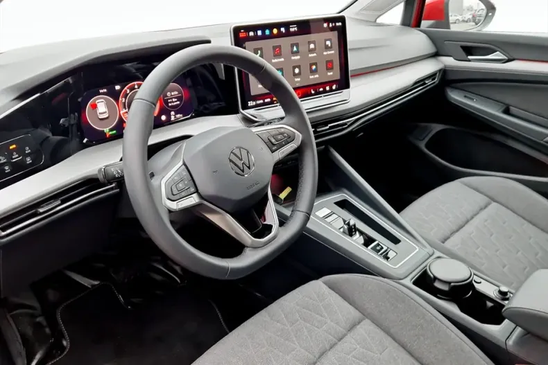 Volkswagen Golf din 2025 cu 8.367 km - oferta VOL160281 - foto 16