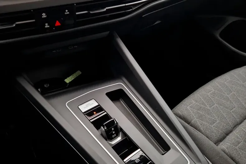 Volkswagen Golf din 2025 cu 8.367 km - oferta VOL160281 - foto 17