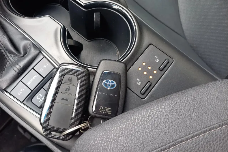 Toyota Camry din 2022 cu 64.602 km - oferta TOY160284 - foto 23