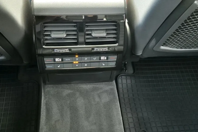 Volkswagen Touareg din 2020 cu 89.302 km - oferta VOL160298 - foto 14