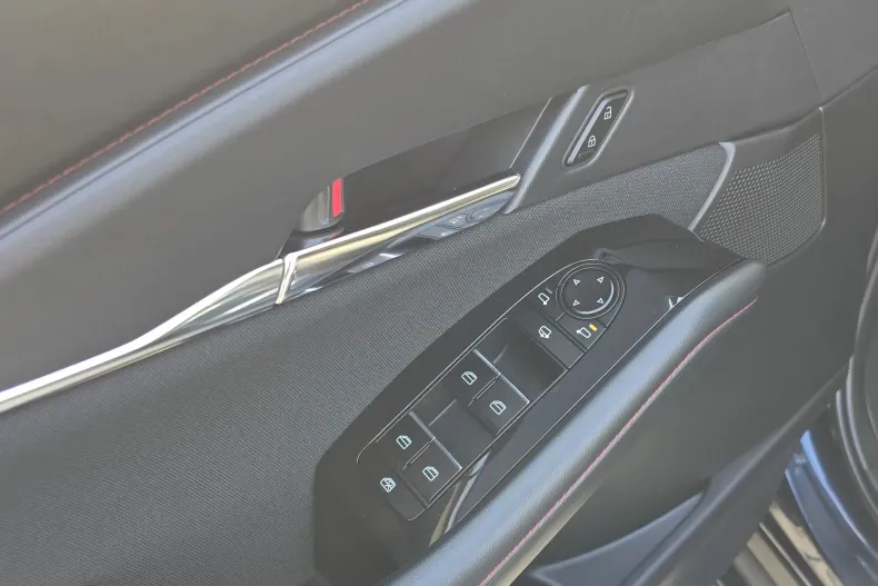 Mazda CX-30 din 2022 cu 14.201 km - oferta MAZ160303 - foto 8