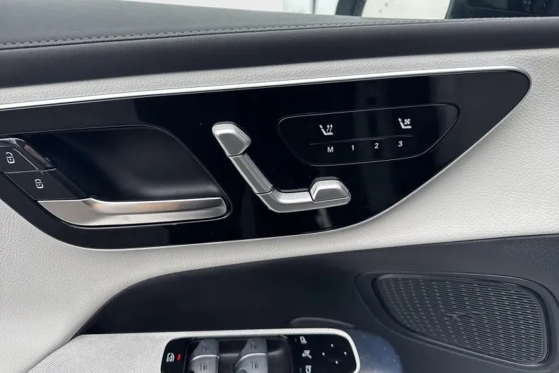 Mercedes-Benz GLC din 2025 cu 6.000 km - oferta MER160316 - foto 12