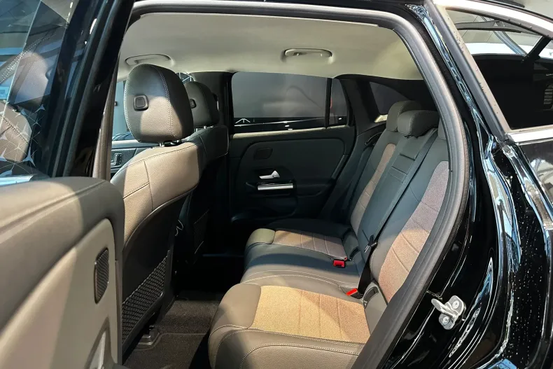 Mercedes-Benz EQA din 2025 cu 7 km - oferta MER160325 - foto 9