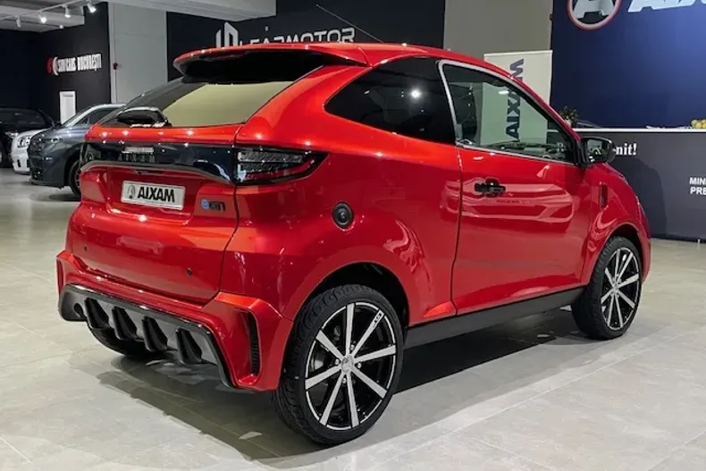 Aixam Coupé din 2023 cu 2 km - oferta AIX160330 - foto 6