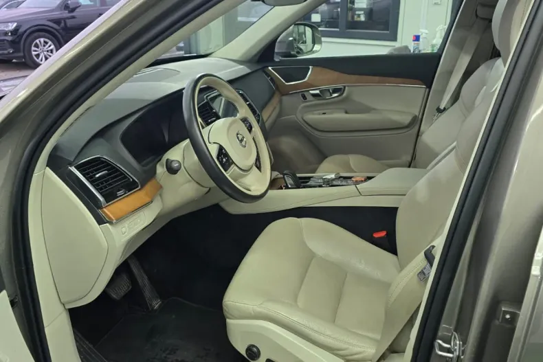 Volvo XC90 din 2021 cu 75.356 km - oferta VOL160331 - foto 18