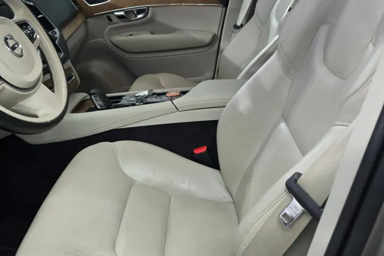 Volvo XC90 din 2021 cu 75.356 km - oferta VOL160331 - foto 19