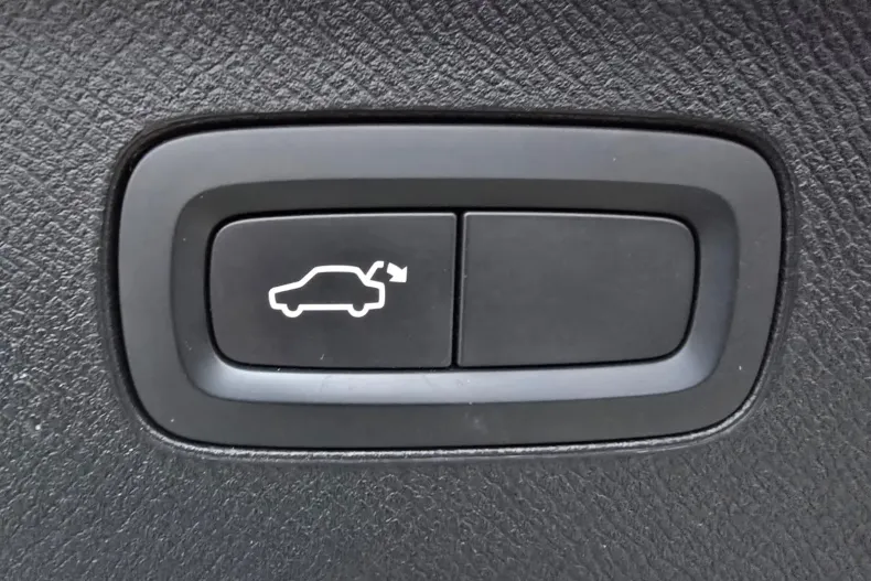 Volvo XC90 din 2021 cu 75.356 km - oferta VOL160331 - foto 24