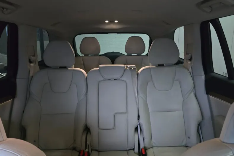 Volvo XC90 din 2021 cu 75.356 km - oferta VOL160331 - foto 26