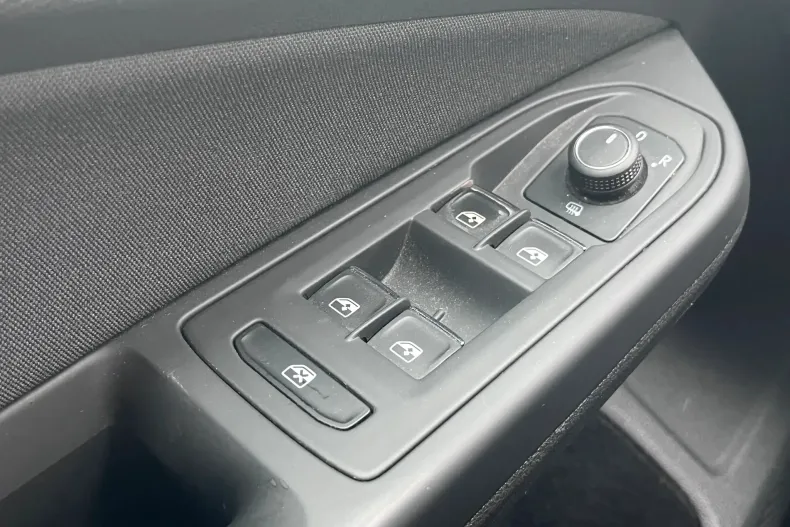 Volkswagen Golf din 2022 cu 48.311 km - oferta VOL160349 - foto 10