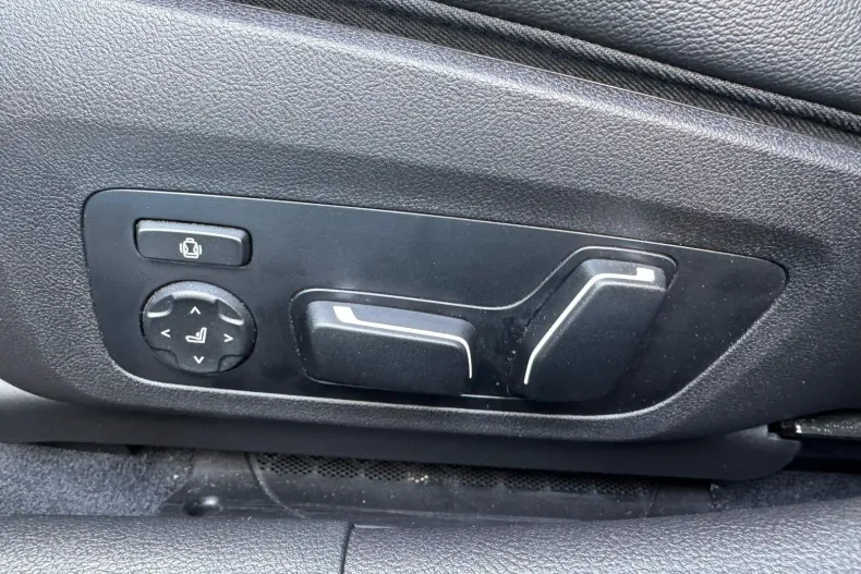 BMW Seria 3 din 2024 cu 13.700 km - oferta BMW160356 - foto 12