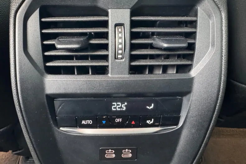 BMW Seria 3 din 2024 cu 13.700 km - oferta BMW160356 - foto 17