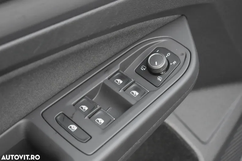 Volkswagen Golf din 2021 cu 38.155 km - oferta VOL160369 - foto 37