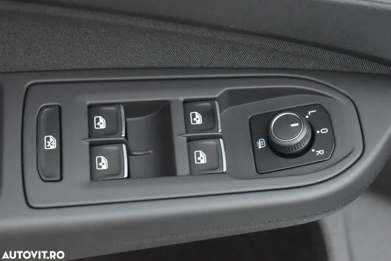 Volkswagen Golf din 2022 cu 32.055 km - oferta VOL160371 - foto 34