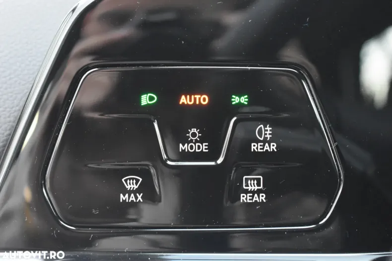 Volkswagen Golf din 2022 cu 32.055 km - oferta VOL160371 - foto 35