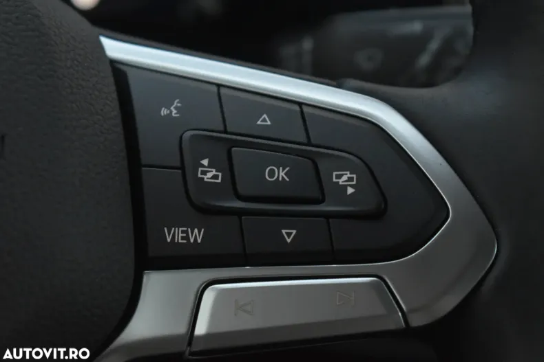 Volkswagen Golf din 2022 cu 32.055 km - oferta VOL160371 - foto 39