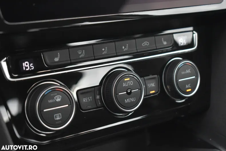 Volkswagen Passat din 2020 cu 42.344 km - oferta VOL160374 - foto 33