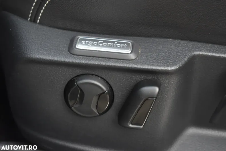 Volkswagen Passat din 2020 cu 42.344 km - oferta VOL160374 - foto 38