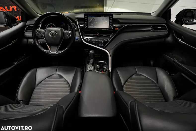 Toyota Camry din 2022 cu 51.680 km - oferta TOY160378 - foto 3