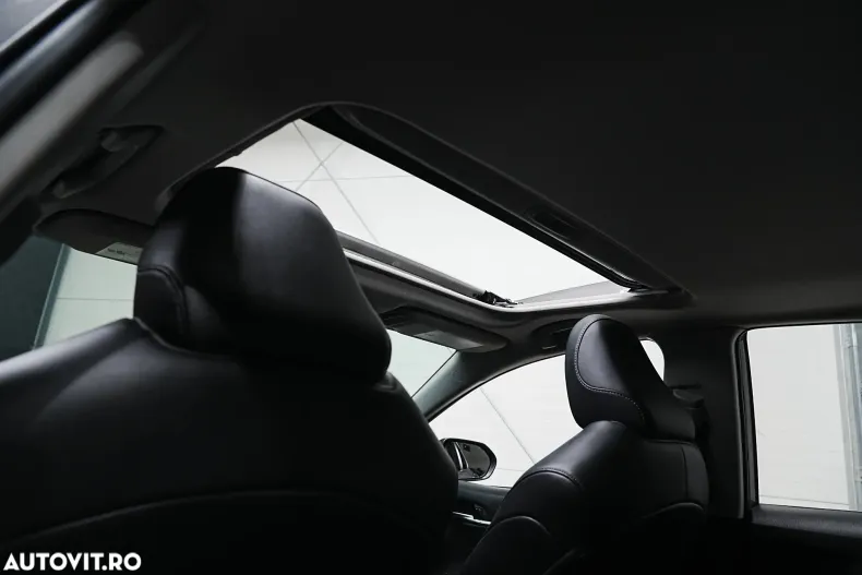 Toyota Camry din 2022 cu 51.680 km - oferta TOY160378 - foto 17