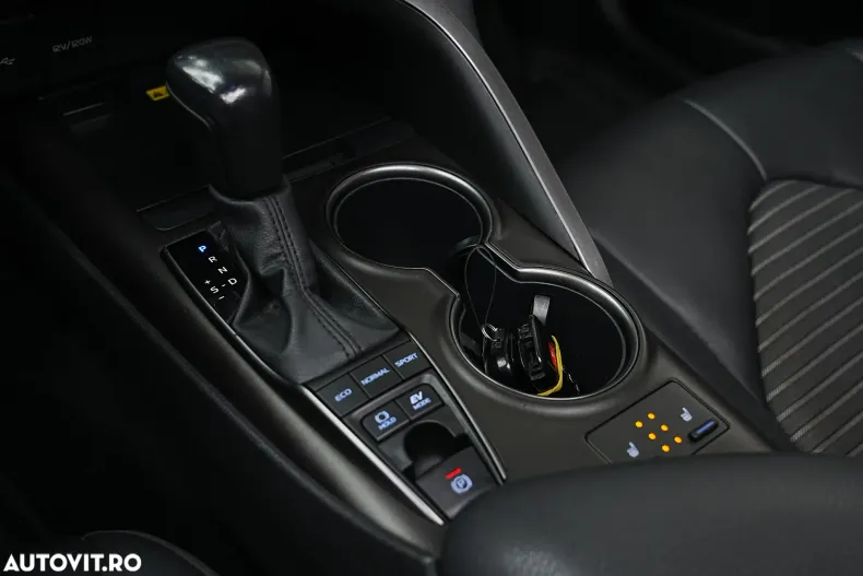 Toyota Camry din 2022 cu 51.680 km - oferta TOY160378 - foto 19