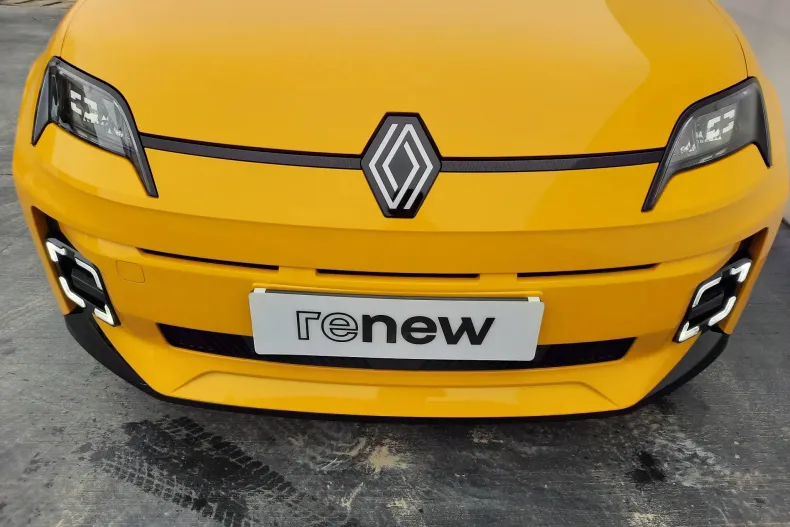 Renault 5 din 2025 cu 12.380 km - oferta REN160382 - foto 3