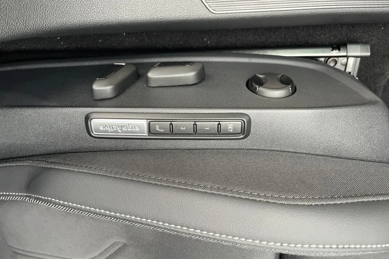 Volkswagen Golf din 2024 cu 18 km - oferta VOL160384 - foto 13