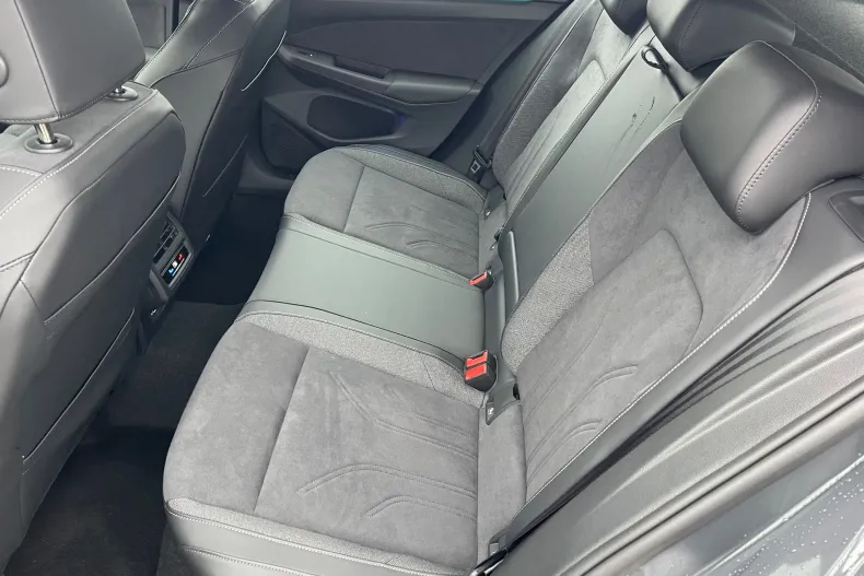 Volkswagen Golf din 2024 cu 18 km - oferta VOL160384 - foto 17