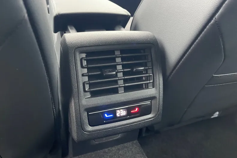 Volkswagen Golf din 2024 cu 18 km - oferta VOL160384 - foto 18