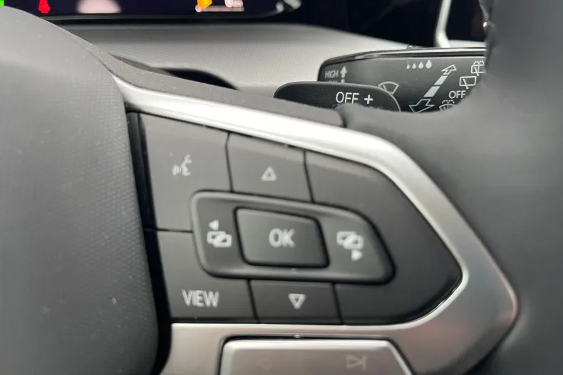 Volkswagen Golf din 2024 cu 18 km - oferta VOL160384 - foto 26