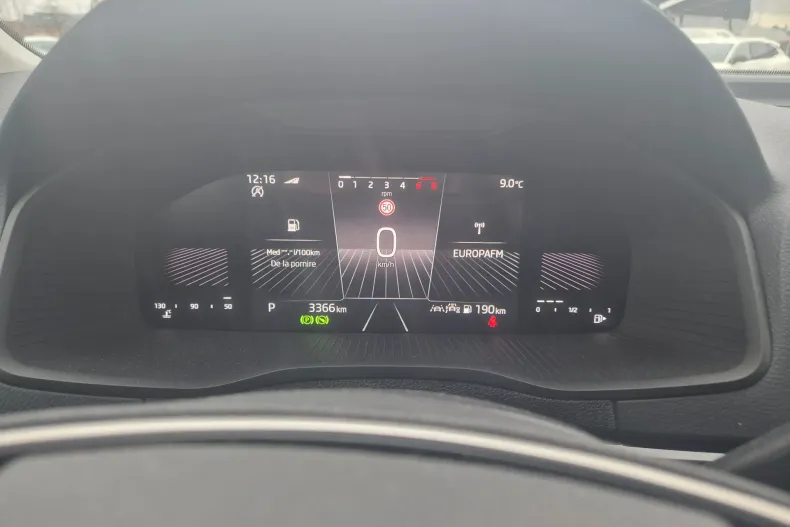 Skoda Karoq din 2025 cu 3.500 km - oferta SKO160395 - foto 9