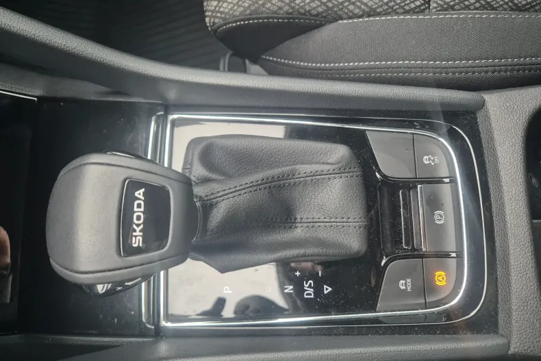 Skoda Karoq din 2025 cu 3.500 km - oferta SKO160395 - foto 12