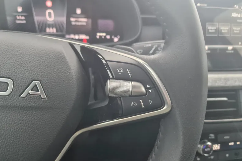 Skoda Kamiq din 2025 cu 3.450 km - oferta SKO160396 - foto 10