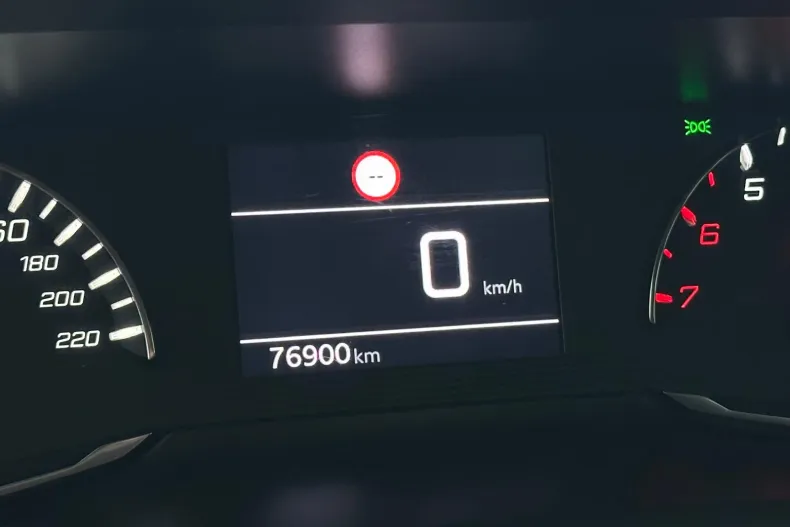 Peugeot 208 din 2023 cu 76.000 km - oferta PEU160397 - foto 36