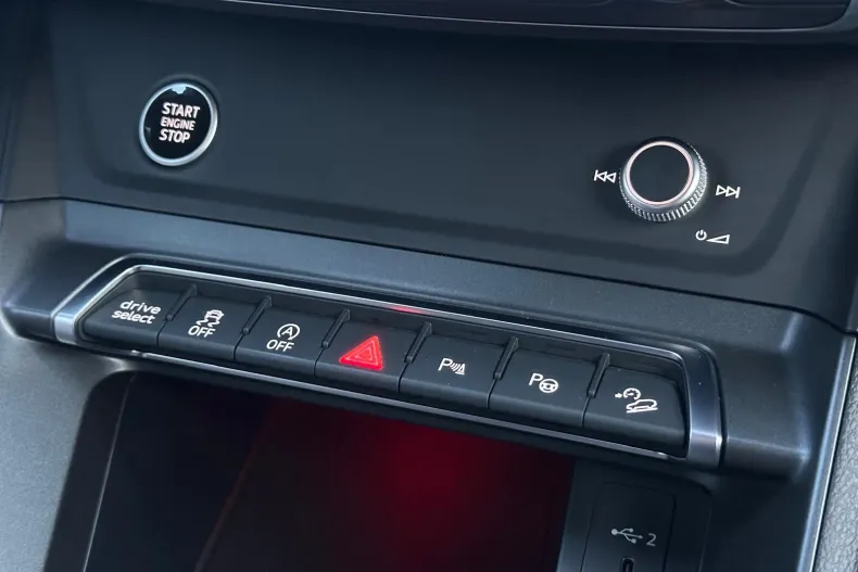 Audi Q3 din 2022 cu 123.000 km - oferta AUD160399 - foto 33