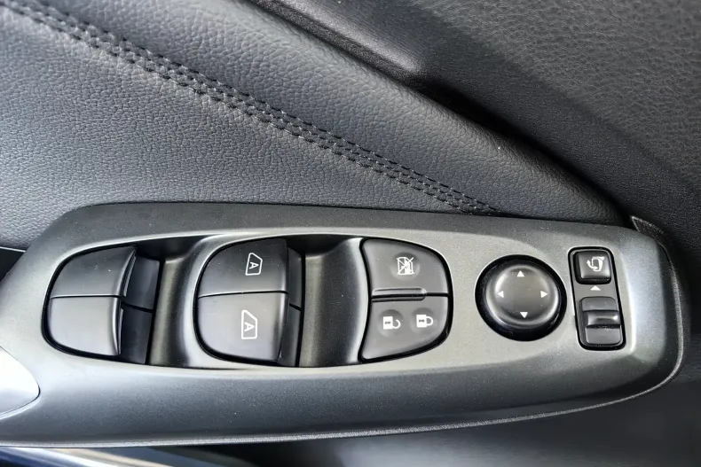 Nissan Juke din 2025 cu 6.200 km - oferta NIS160401 - foto 17