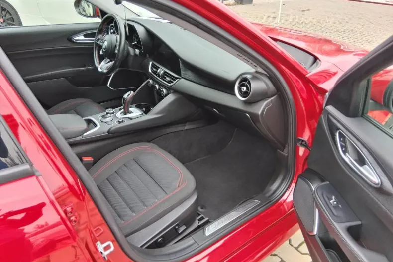 Alfa Romeo Giulia din 2021 cu 56.511 km - oferta ALF160408 - foto 7