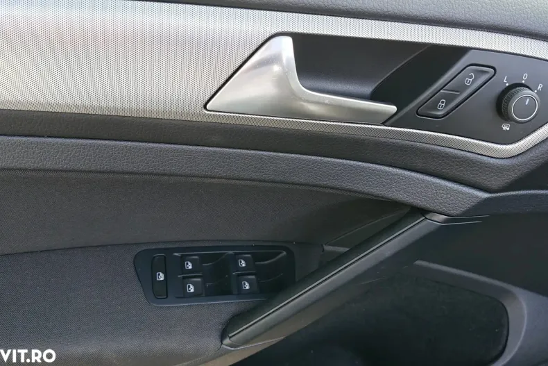 Volkswagen Golf din 2020 cu 39.392 km - oferta VOL160432 - foto 13