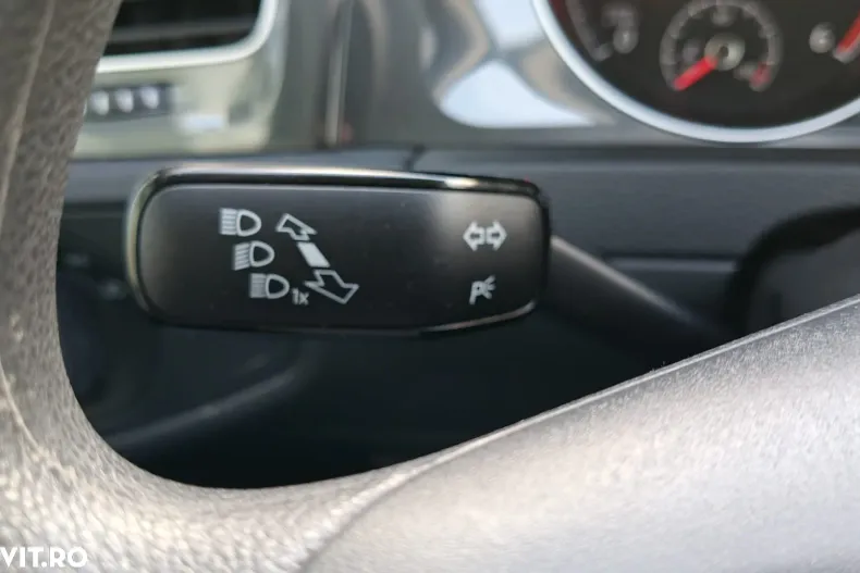 Volkswagen Golf din 2020 cu 39.392 km - oferta VOL160432 - foto 15