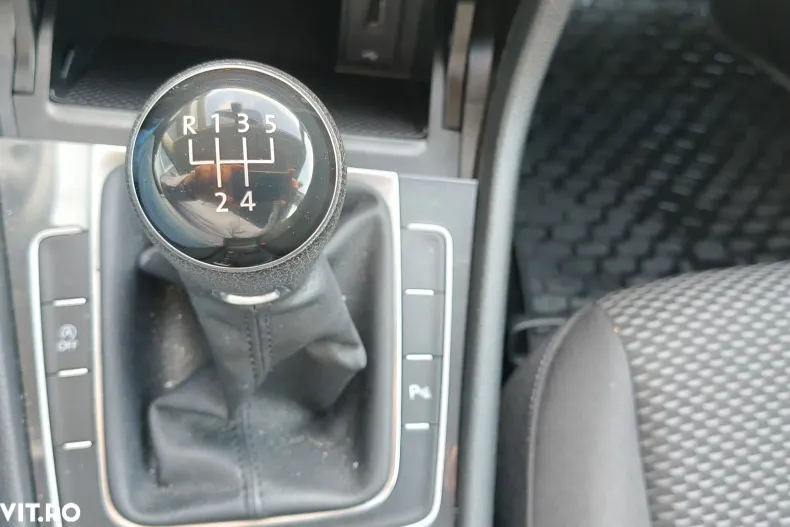 Volkswagen Golf din 2020 cu 39.392 km - oferta VOL160432 - foto 19