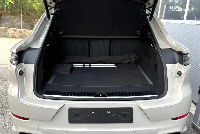 Porsche Cayenne Coupe din 2025 cu 13 km - oferta POR160463 - foto 9