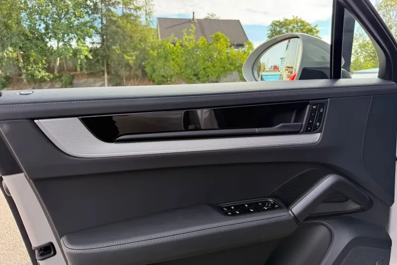 Porsche Cayenne Coupe din 2025 cu 13 km - oferta POR160463 - foto 11