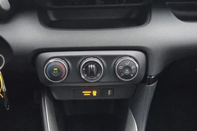 Toyota Yaris din 2021 cu 21.940 km - oferta TOY160469 - foto 24