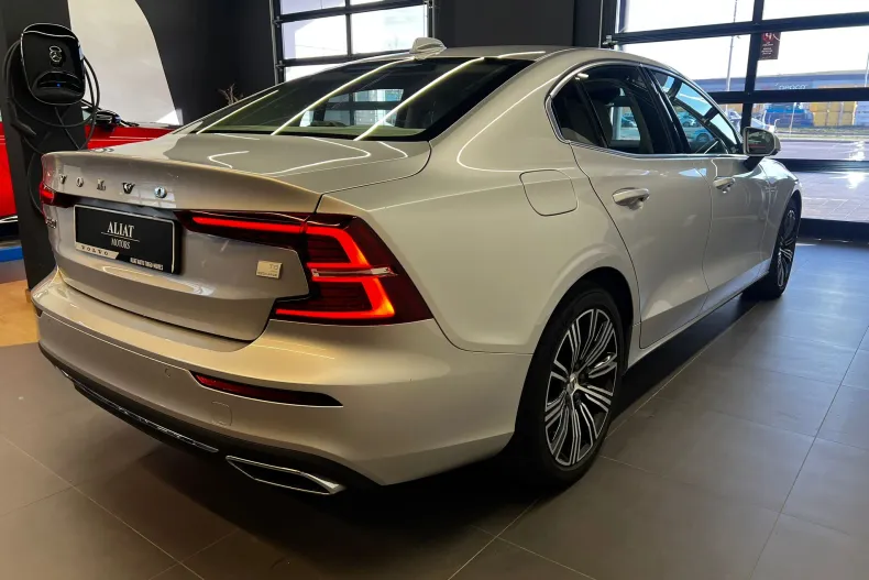Volvo S60 din 2021 cu 119.200 km - oferta VOL160486 - foto 4