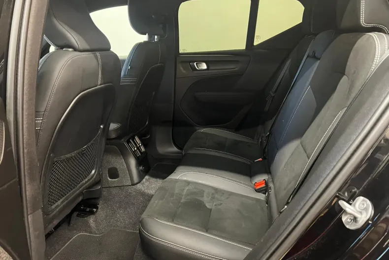 Volvo XC40 din 2023 cu 91.400 km - oferta VOL160487 - foto 9