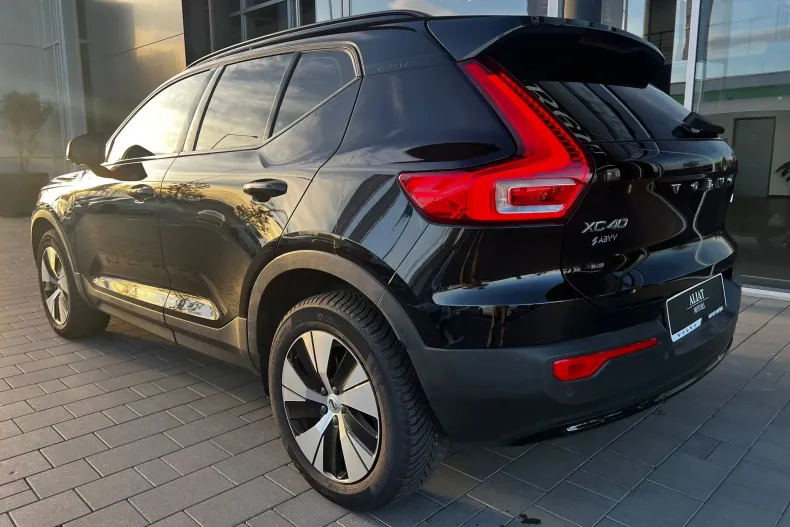 Volvo XC40 din 2023 cu 91.400 km - oferta VOL160487 - foto 22